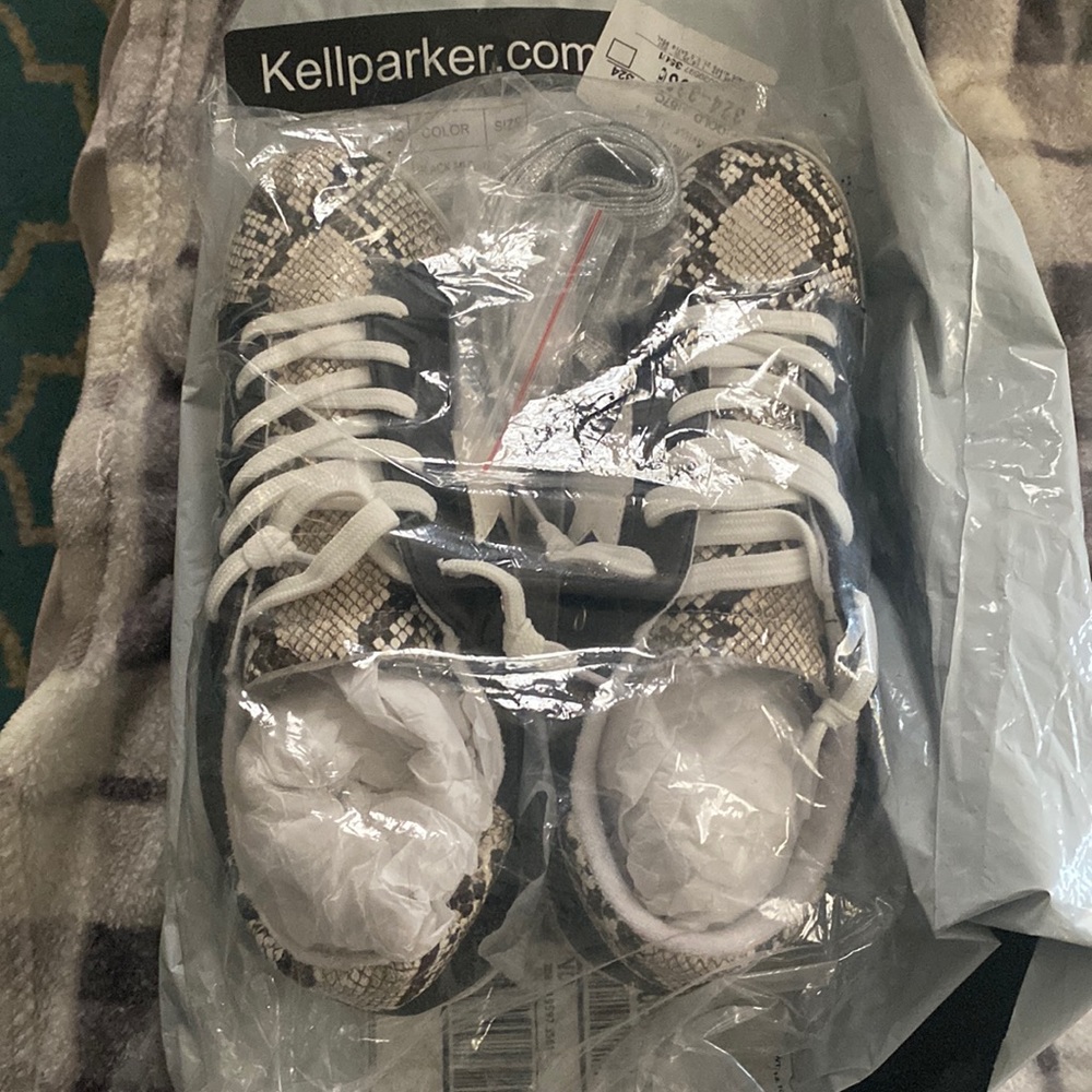 Kell Parker Polly animal print sneakers woman’s size 9.5